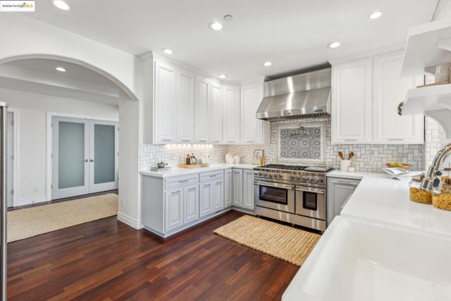 530 Gravatt Dr, Berkeley CA: https://media.crmls.org/mediaz/ffc01753-93b1-43eb-a180-6afe17631438.jpg