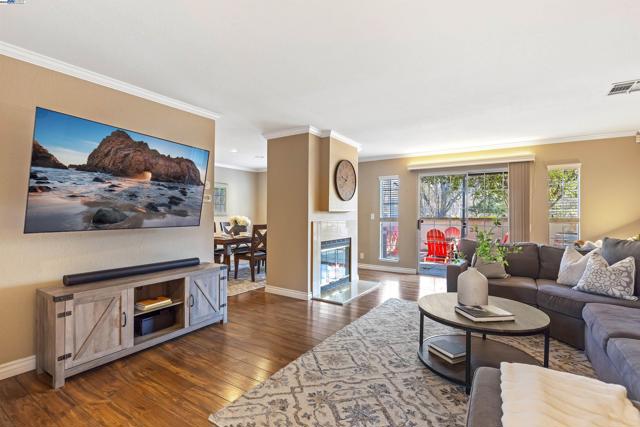5409 Cameo Ct, Pleasanton CA: https://media.crmls.org/mediaz/ffc0e716-7c6d-40e3-b539-9eee0d9c21d9.jpg