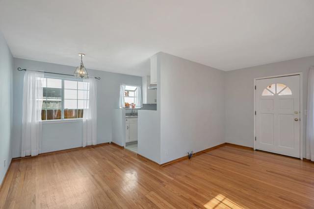 250 San Carlos Avenue, Redwood City CA: https://media.crmls.org/mediaz/ffc121d1-a73e-4199-86a6-6341711b00e8.jpg