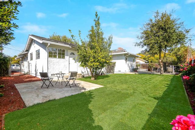 1662 Dorchester Pl, Concord CA: https://media.crmls.org/mediaz/ffc12b28-2b58-4102-8fd7-a8ca63e38f1f.jpg