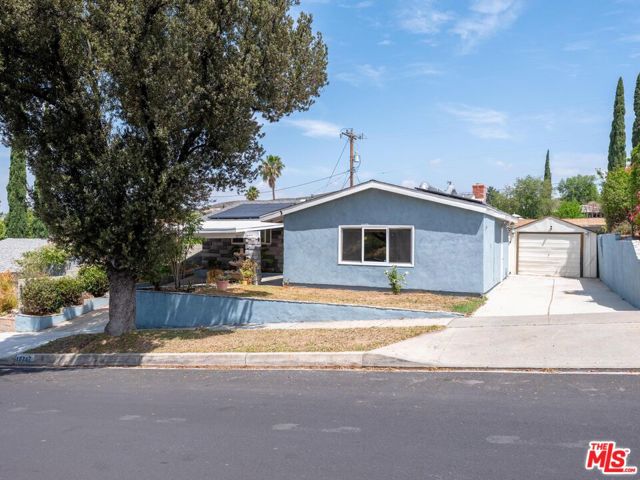 18717 Kimbrough Street, Canyon Country CA: https://media.crmls.org/mediaz/ffc1b70d-df78-4a72-90de-ab0e19c7100b.jpg