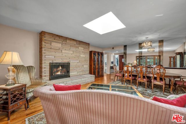 8732 Villanova Avenue, Los Angeles CA: https://media.crmls.org/mediaz/ffc1c8a6-abd5-400f-b7ea-111bd5656194.jpg