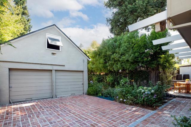 114 University Drive, Menlo Park CA: https://media.crmls.org/mediaz/ffc23690-fd4f-4fbd-938b-2341f0f2dda9.jpg
