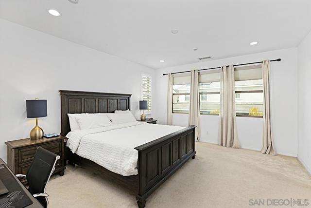 1091 Camino Cantera S, Chula Vista CA: https://media.crmls.org/mediaz/ffc354fe-4e87-4441-9534-3b26b494734b.jpg