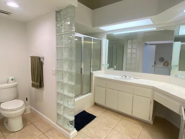 551 Desert Falls N Drive, Palm Desert CA: https://media.crmls.org/mediaz/ffc4d807-7032-4235-8290-b49fbe1bb5ac.jpg