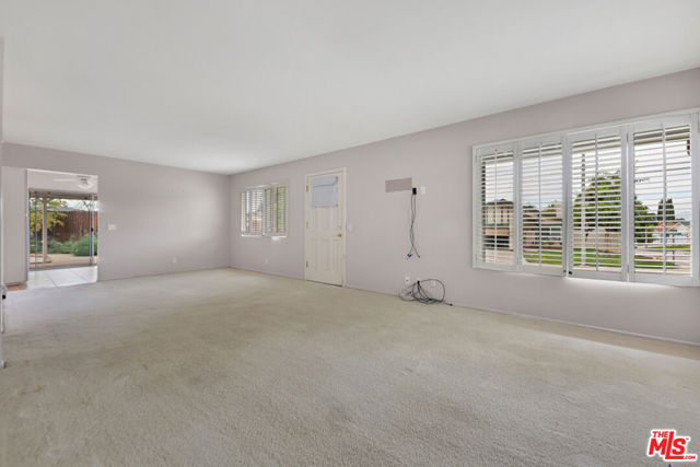 13480 Laurelhurst Road, Moorpark CA: https://media.crmls.org/mediaz/ffc5d138-6729-466a-92ea-1a8470a54da8.jpg