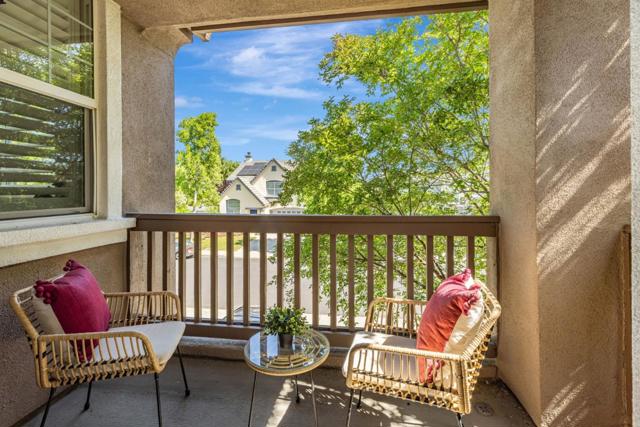 5889 Woodrose Way, Livermore CA: https://media.crmls.org/mediaz/ffc7bc38-3438-4054-8ff3-5f7018d2d226.jpg