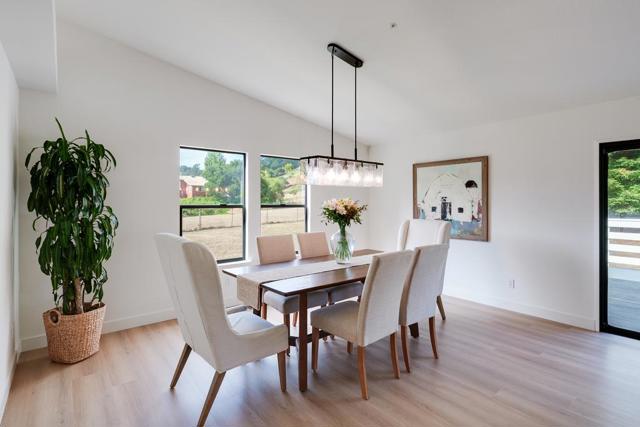 3245 Soquel San Jose Road, Soquel CA: https://media.crmls.org/mediaz/ffc82da8-c305-438c-87f3-45fb98f368db.jpg