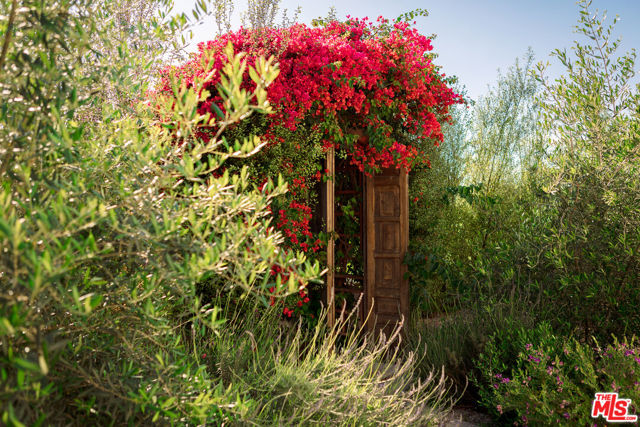 Image 3 of 43 For 3128 Stanford Avenue