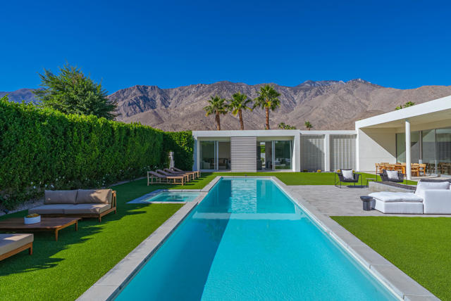 3088 Linea Terrace, Palm Springs CA: https://media.crmls.org/mediaz/ffca2df4-e7d5-4cff-bcb8-d26ab80d6dce.jpg