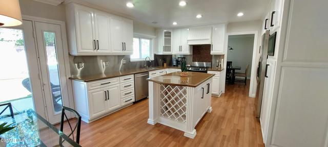 91 Magellan Street, Thousand Oaks CA: https://media.crmls.org/mediaz/ffca4378-bb65-4150-a1ea-b86d2c60bf9d.jpg