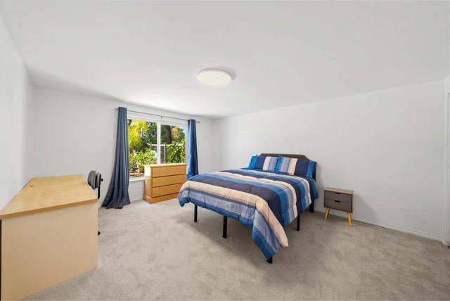 17221 Cloudcroft Dr, Poway CA: https://media.crmls.org/mediaz/ffca807b-63a4-4e03-a16a-6ca0e268357a.jpg