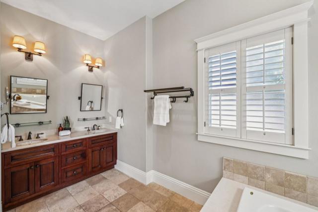 414 Belleville Boulevard, Half Moon Bay CA: https://media.crmls.org/mediaz/ffca9208-81bf-4579-97d9-bfcfdeda4a29.jpg
