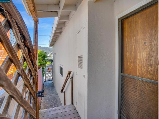 Image 23 of 31 For 1643 San Benito St