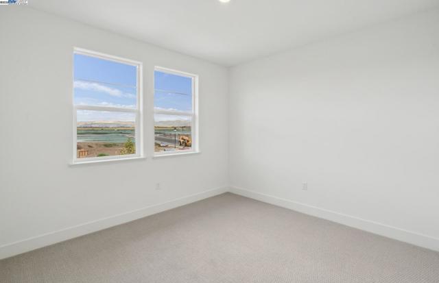 373 E Gobind Blvd, Mountain House CA: https://media.crmls.org/mediaz/ffcada72-b43d-4923-aacc-1aa1ab00e4a0.jpg