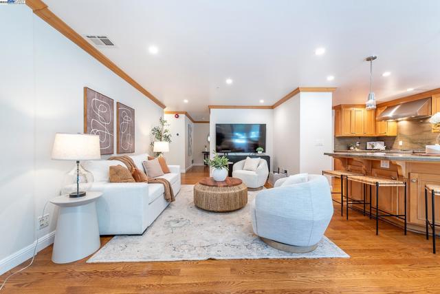 32760 Orick St, Union City CA: https://media.crmls.org/mediaz/ffcadd49-87fb-4a07-8b2c-5d62e17803ad.jpg