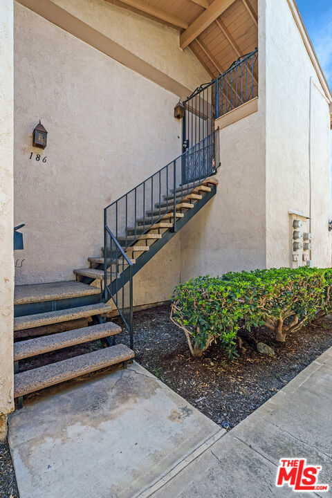 186 Southampton Way, Placentia CA: https://media.crmls.org/mediaz/ffcafd6e-87c8-4291-acba-458fe26204c0.jpg