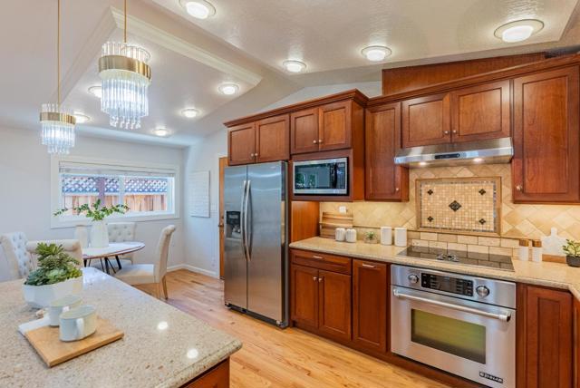 335 Burnett Avenue, Santa Clara CA: https://media.crmls.org/mediaz/ffcbba12-204c-44e9-89a6-55296a7b15dd.jpg