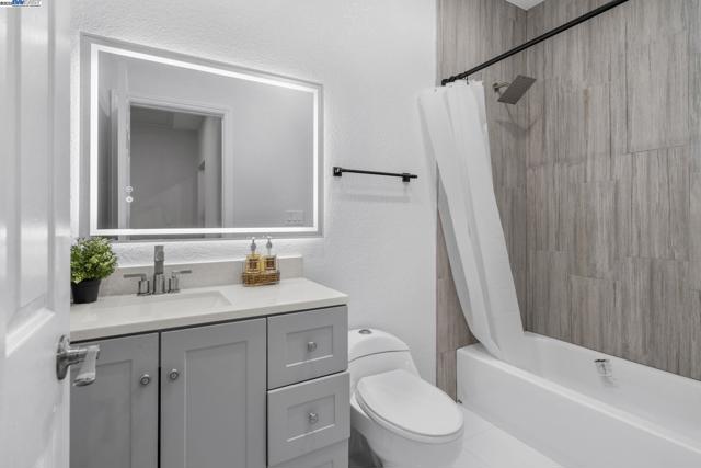4189 Ogden Dr, Fremont CA: https://media.crmls.org/mediaz/ffcbe018-9ddd-4a43-b768-b0dbcdd52d4b.jpg