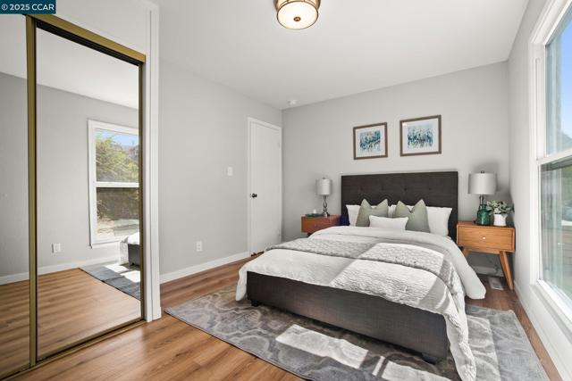 989 Parkside Dr, Richmond CA: https://media.crmls.org/mediaz/ffcc1448-cf52-4649-a44b-c36888a8ab41.jpg