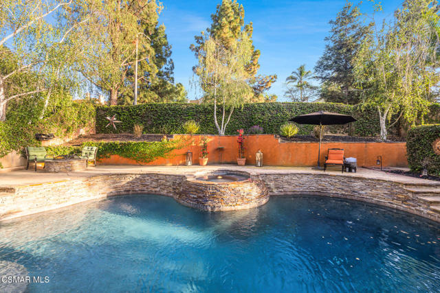 12208 Cherry Grove Street, Moorpark CA: https://media.crmls.org/mediaz/ffcc9f91-8c08-41d6-8c25-f609a96fb74b.jpg