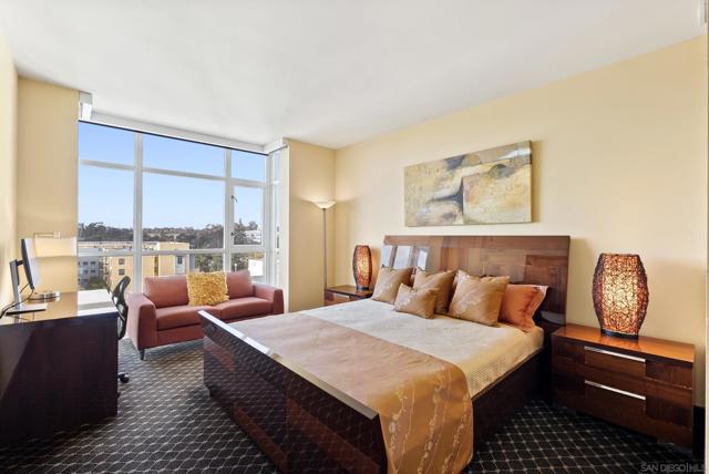 850 Beech St, San Diego CA: https://media.crmls.org/mediaz/ffccd954-7161-4b18-9eab-3354fd7e9076.jpg