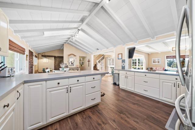 Detail Gallery Image 14 of 75 For 1569 via Monserate, Fallbrook,  CA 92028 - 5 Beds | 4 Baths