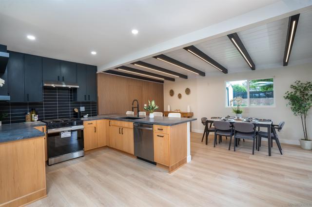 4664 Isleta Ave, San Diego CA: https://media.crmls.org/mediaz/ffcda2dd-26ea-4537-bbf8-377f1e90bd9a.jpg