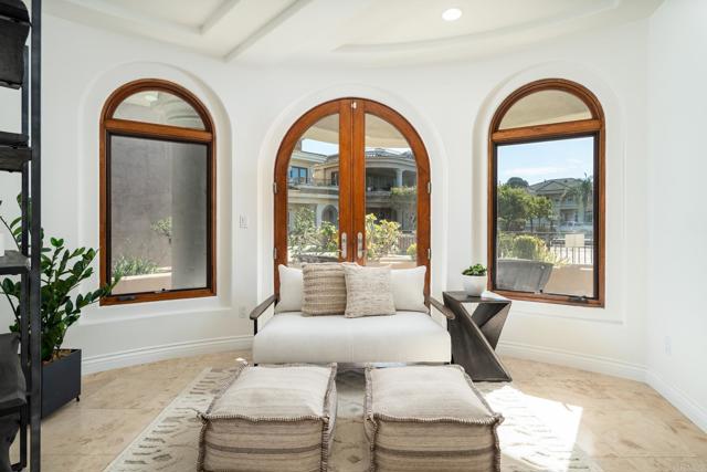 238 Date Ave, Carlsbad CA: https://media.crmls.org/mediaz/ffce40aa-24a6-4f21-9797-b17c991a16ee.jpg