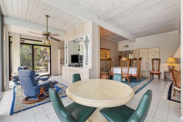 968 N Fairview Circle, Palm Springs CA: https://media.crmls.org/mediaz/ffceefed-ac98-4c61-b43b-6c4e971e731a.jpg