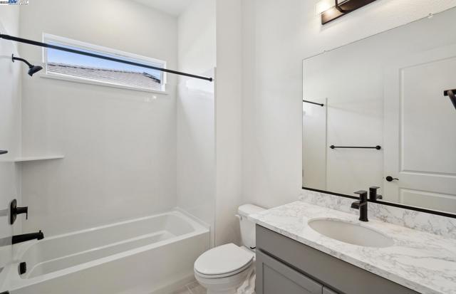 17654 Brightwood Avenue, Lathrop CA: https://media.crmls.org/mediaz/ffcfcdb6-28a0-405a-808d-7e0fc4355729.jpg