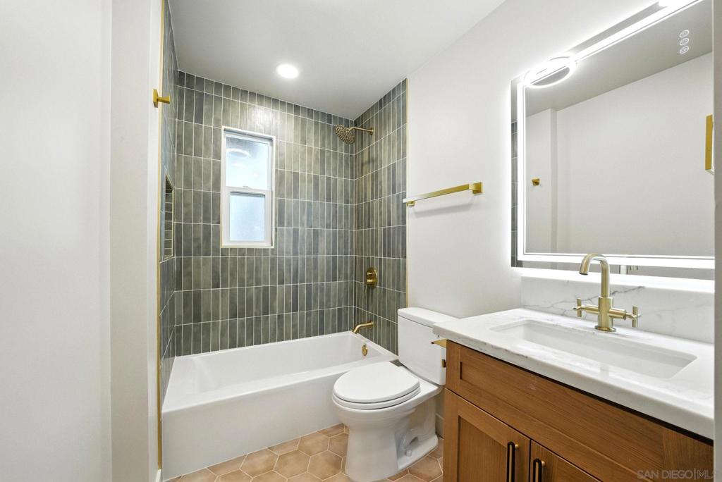 MLS #250043080SD image #18