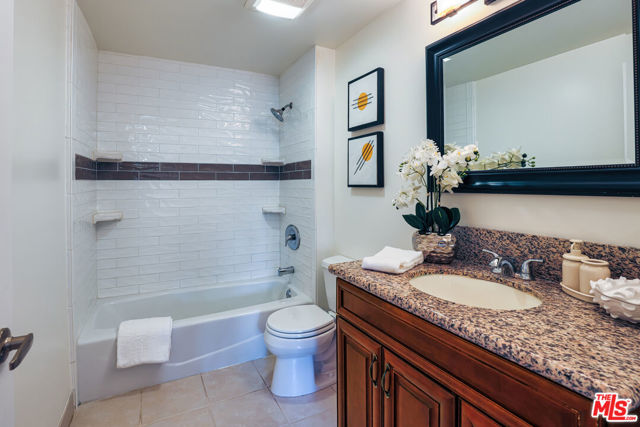 6700 Hillpark Drive, Los Angeles CA: https://media.crmls.org/mediaz/ffd03a11-e7fc-422e-95f1-eadc9b50658e.jpg