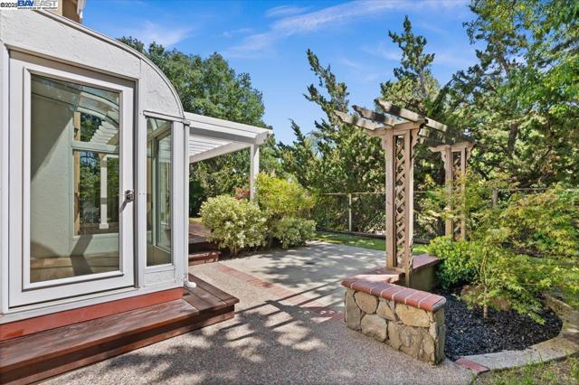 318 Montoya Way, Danville CA: https://media.crmls.org/mediaz/ffd09e26-18c9-471b-986d-eb08dfbbc3c8.jpg