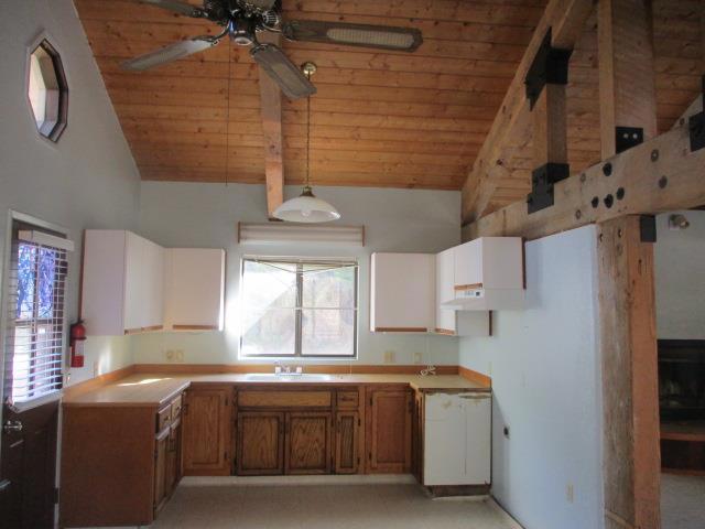 34120 Fabry Road, Soledad CA: https://media.crmls.org/mediaz/ffd0ec78-0ca7-44d9-8e03-cddda11cc88c.jpg