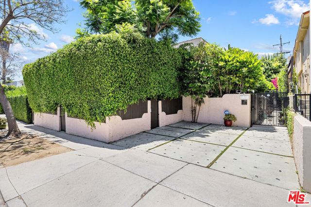 837 Westmount Drive, West Hollywood CA: https://media.crmls.org/mediaz/ffd168c9-da9f-439c-b43e-64bc5c95badc.jpg