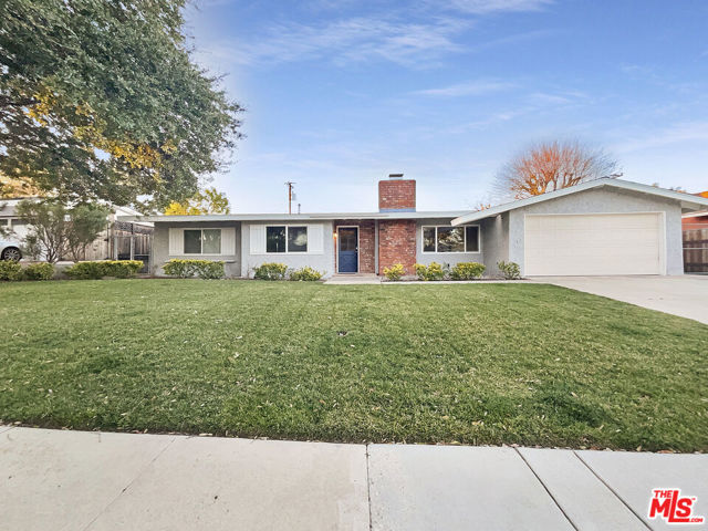 656 East Avenida De Los Arboles photo 2
