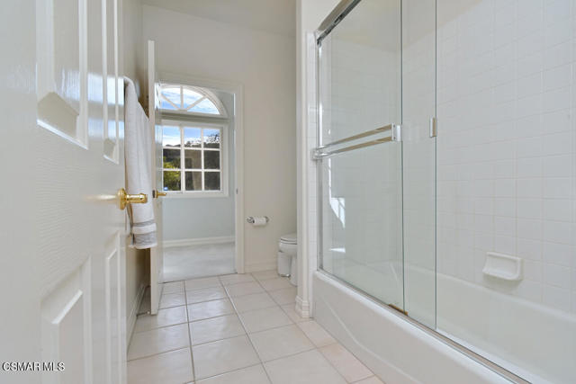 31775 Oak Ranch Court, Westlake Village CA: https://media.crmls.org/mediaz/ffd31fec-b498-493f-80e7-6d53f7d7f4f7.jpg