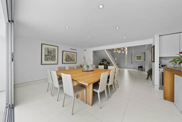 7713 Esterel Dr, La Jolla CA: https://media.crmls.org/mediaz/ffd37cef-b032-4e19-890c-ab0aaf4784ad.jpg