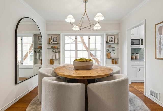 Image 12 of 58 For 3938 Oakmore Rd