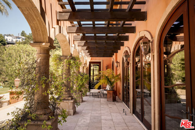 6 Bed Home for Sale in Beverly Hills, California