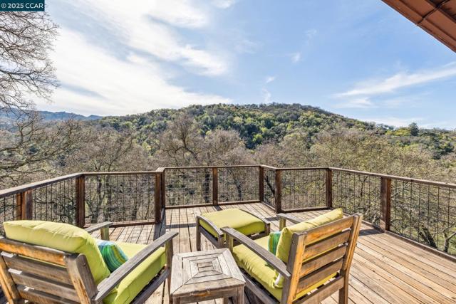 2160 Ridgewood Rd, Alamo CA: https://media.crmls.org/mediaz/ffd58b0b-93f1-475b-9078-4ae2459a2eee.jpg