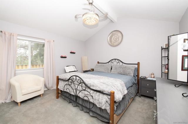 1873 Guilder Gln, Escondido CA: https://media.crmls.org/mediaz/ffd5d461-a8ca-4bf8-b43d-5837cf2b631a.jpg