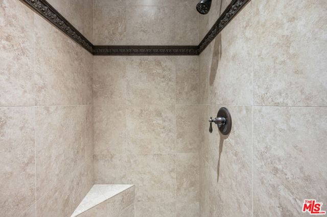 56645 Mountain, La Quinta CA: https://media.crmls.org/mediaz/ffd5e132-d9d2-4a25-b4b1-d25a677844a3.jpg