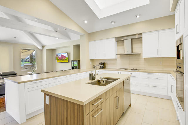 45 KITCHEN MLS SIZE