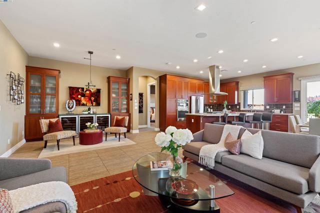 1835 Riesling Cir, Brentwood CA: https://media.crmls.org/mediaz/ffd66750-a463-4da7-9aed-2e413f775d65.jpg