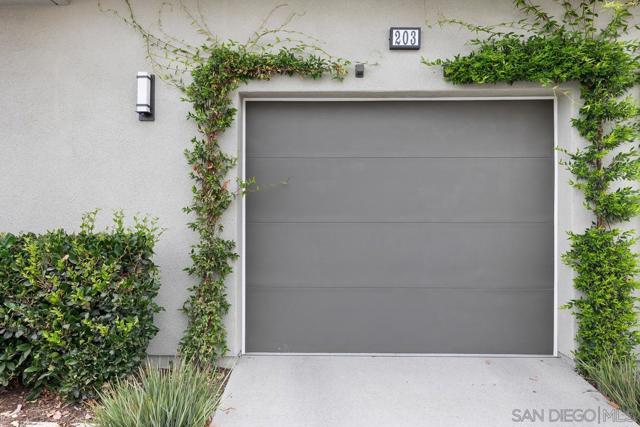 1400 Lasso Way, Rancho Mission Viejo CA: https://media.crmls.org/mediaz/ffd77392-8acf-4a9b-9dae-017077ef39f4.jpg