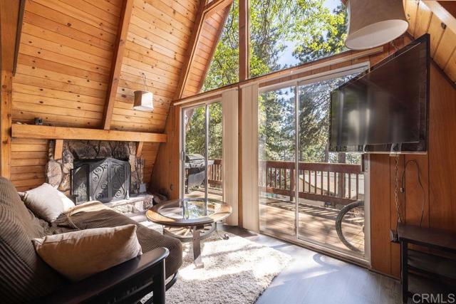 Detail Gallery Image 7 of 40 For 31450 Oceanview Drive, Running Springs,  CA 92382 - 3 Beds | 2 Baths