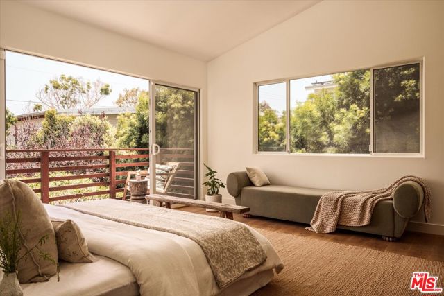 630 Brooks Avenue, Venice CA: https://media.crmls.org/mediaz/ffd88794-386b-4a25-ac55-fbc564aa9925.jpg