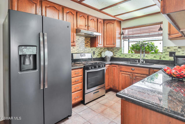 125 Pepper Road, Newbury Park CA: https://media.crmls.org/mediaz/ffd894c6-fa91-4eda-b9ad-cc750840ff63.jpg